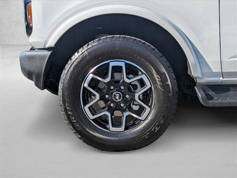New 2025 Ford Bronco Outer Banks image 10