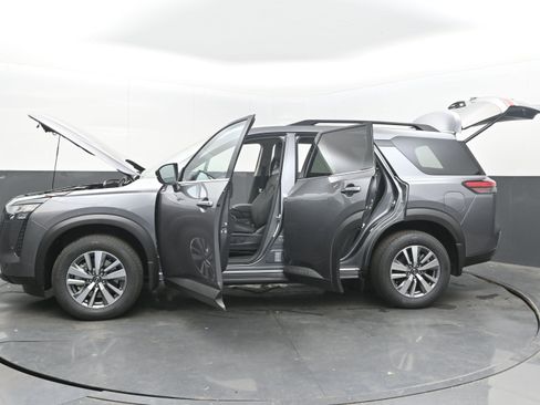 New 2026 Nissan Pathfinder SL FWD image 42