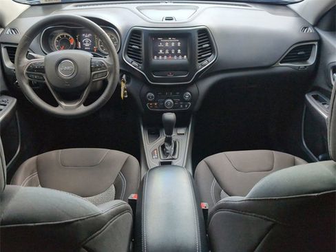 Used 2019 Jeep Cherokee Latitude w/ Popular Appearance Group image 18