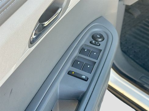 Used 2015 Chevrolet Traverse LS image 17