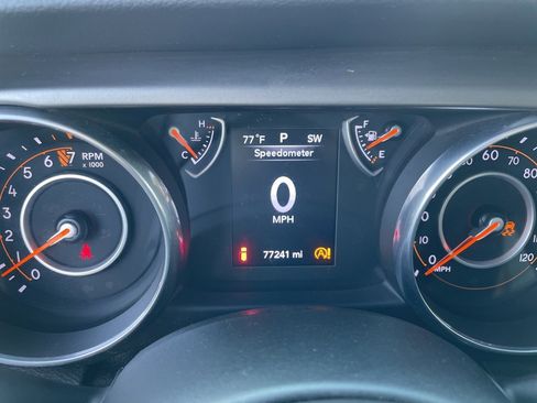 Used 2018 Jeep Wrangler Unlimited Sport S image 19