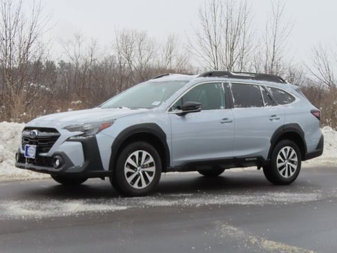 Used 2024 Subaru Outback Premium image 26