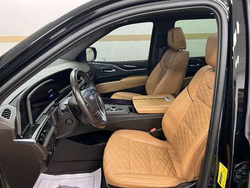 Used 2022 Cadillac Escalade Sport w/ LPO, ONYX Package AWD/4WD image 7