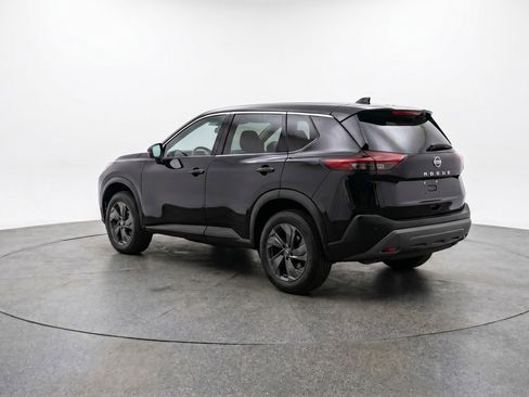 Used 2025 Nissan Rogue SV FWD image 6