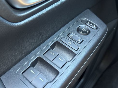 Used 2025 Honda CR-V LX image 31