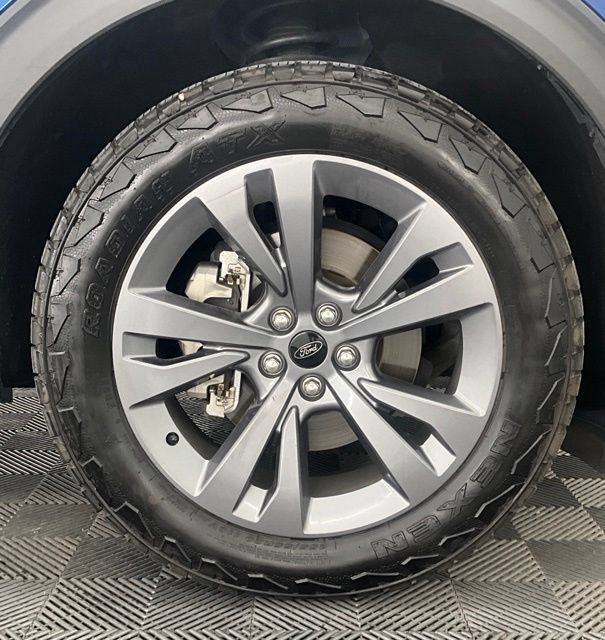 Used 2022 Ford Explorer XLT w/ Equipment Group 202A AWD/4WD image 20