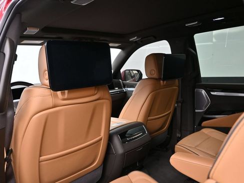 Certified 2025 Cadillac Escalade Premium Luxury w/ Touring Package AWD/4WD image 21