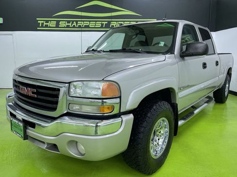 Used 2004 GMC Sierra 2500 SLT w/ Skid Plate Package image 5