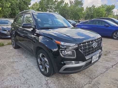 Used 2025 Hyundai Venue SEL FWD image 6