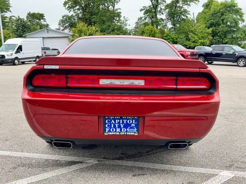 Used 2014 Dodge Challenger SXT RWD image 5