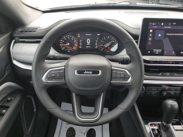 Used 2023 Jeep Compass Latitude w/ Convenience Group AWD/4WD image 18