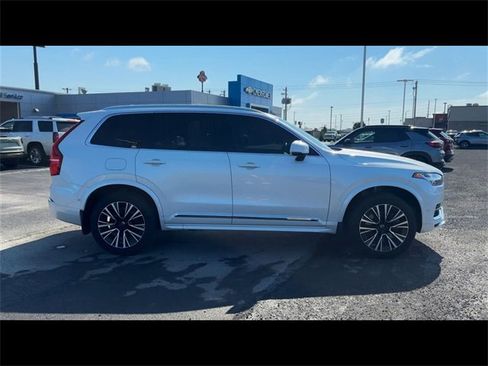 Used 2023 Volvo XC90 T8 Plus image 9