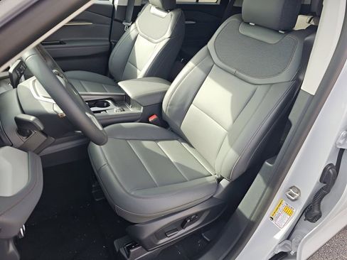 New 2026 Ford Explorer Active w/ Active Comfort Package AWD/4WD image 5