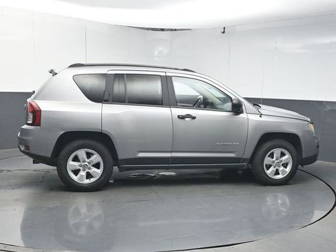 Used 2016 Jeep Compass Sport FWD image 8
