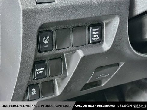 Used 2025 Nissan Frontier SV w/ SV Convenience Package RWD image 10