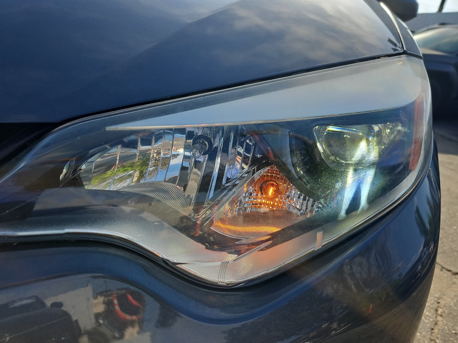 Used 2015 Toyota Corolla L FWD image 34