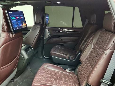 Used 2023 Cadillac Escalade Premium Luxury Platinum AWD/4WD image 22
