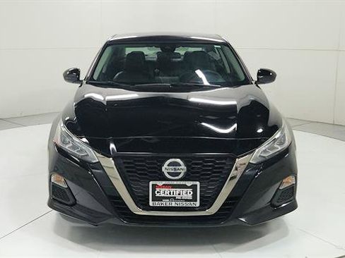 Used 2021 Nissan Altima 2.5 SR image 2