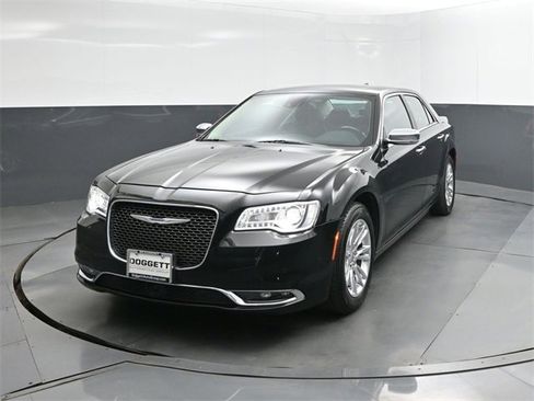 Used 2016 Chrysler 300 C w/ Safetytec Plus Group image 30