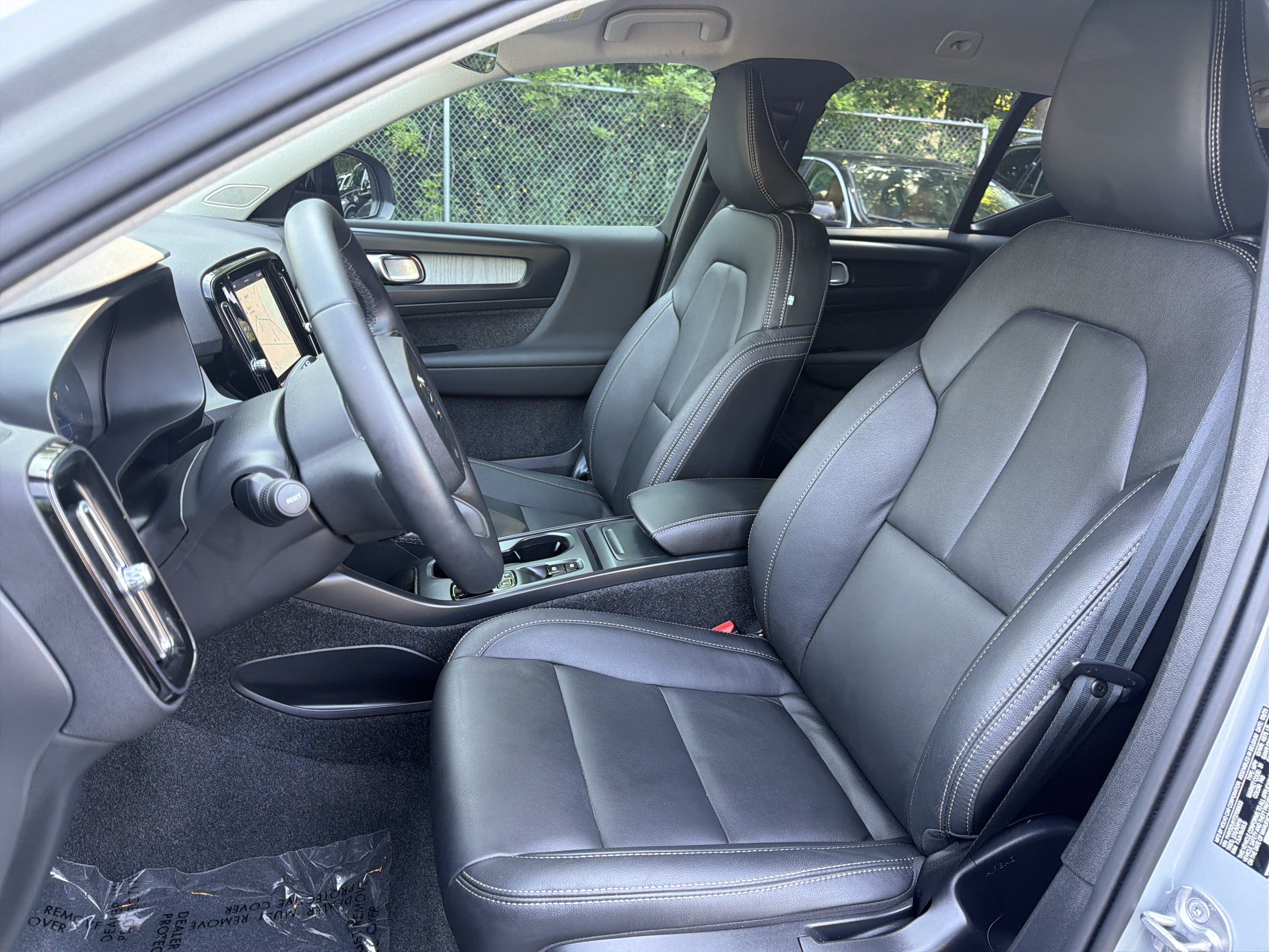 Certified 2026 Volvo XC40 B4 Core FWD image 16