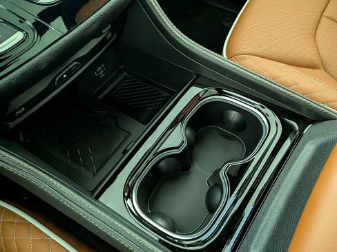 New 2026 Chrysler Pacifica Pinnacle w/ Trailer Tow Group image 26