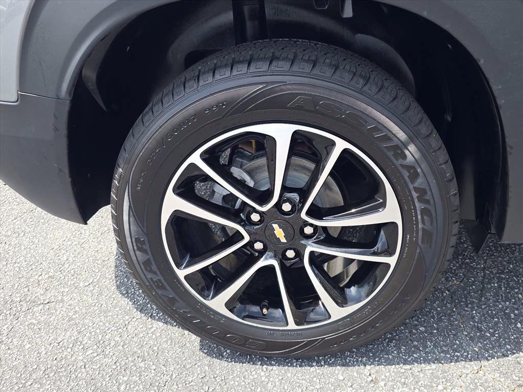 Used 2025 Chevrolet TrailBlazer LT AWD/4WD image 31