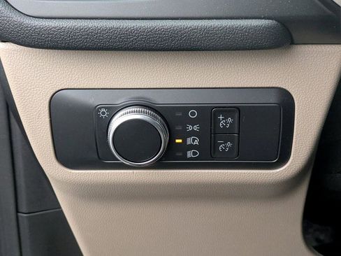 Used 2022 Ford Escape SE image 16