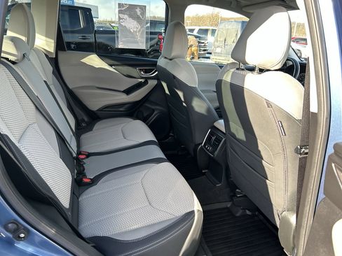 Used 2023 Subaru Forester Premium image 17
