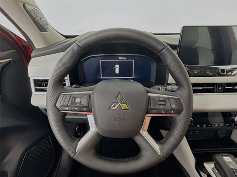 New 2026 Mitsubishi Outlander SE FWD image 11