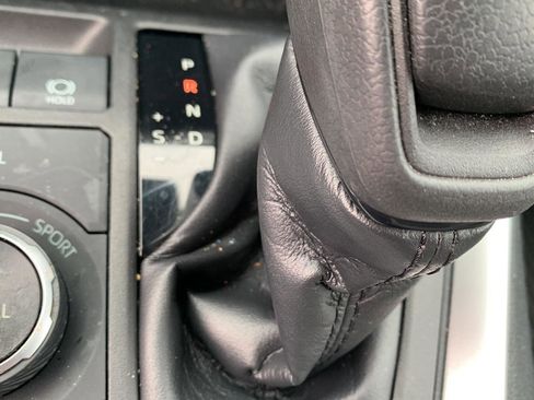 Used 2022 Toyota RAV4 XLE image 13