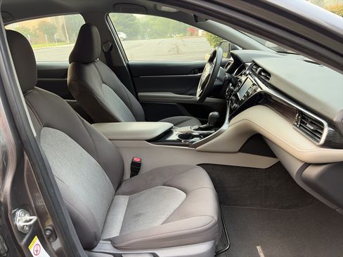 Used 2019 Toyota Camry LE FWD image 25
