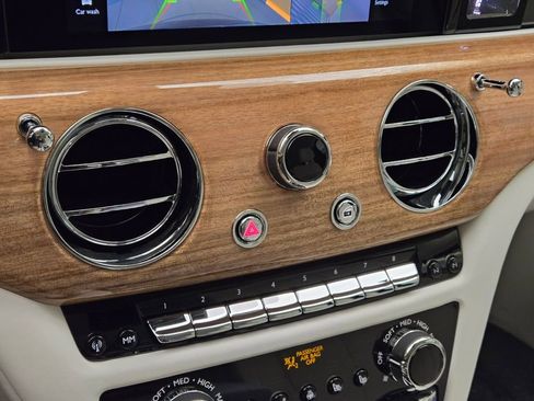 Certified 2025 Rolls-Royce Ghost AWD/4WD image 39