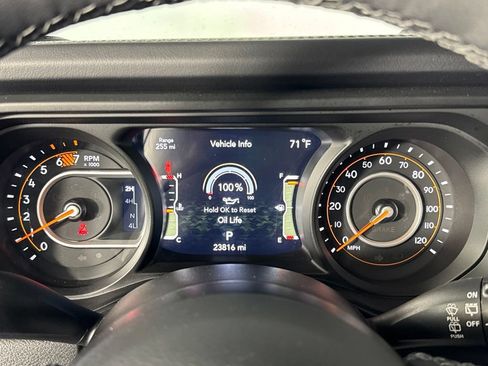 Certified 2025 Jeep Wrangler Unlimited Rubicon w/ Convenience Group AWD/4WD image 28