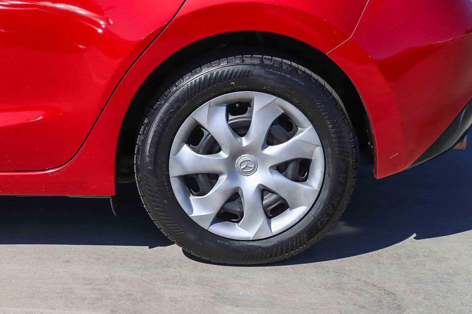 Used 2016 MAZDA MAZDA3 i Sport FWD image 12
