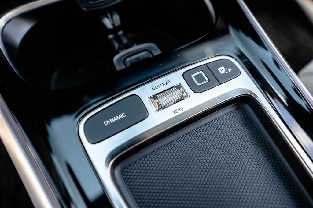 Used 2026 Mercedes-Benz GLB 250 4MATIC image 25
