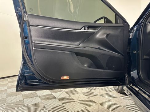 Used 2019 Toyota Camry L image 23