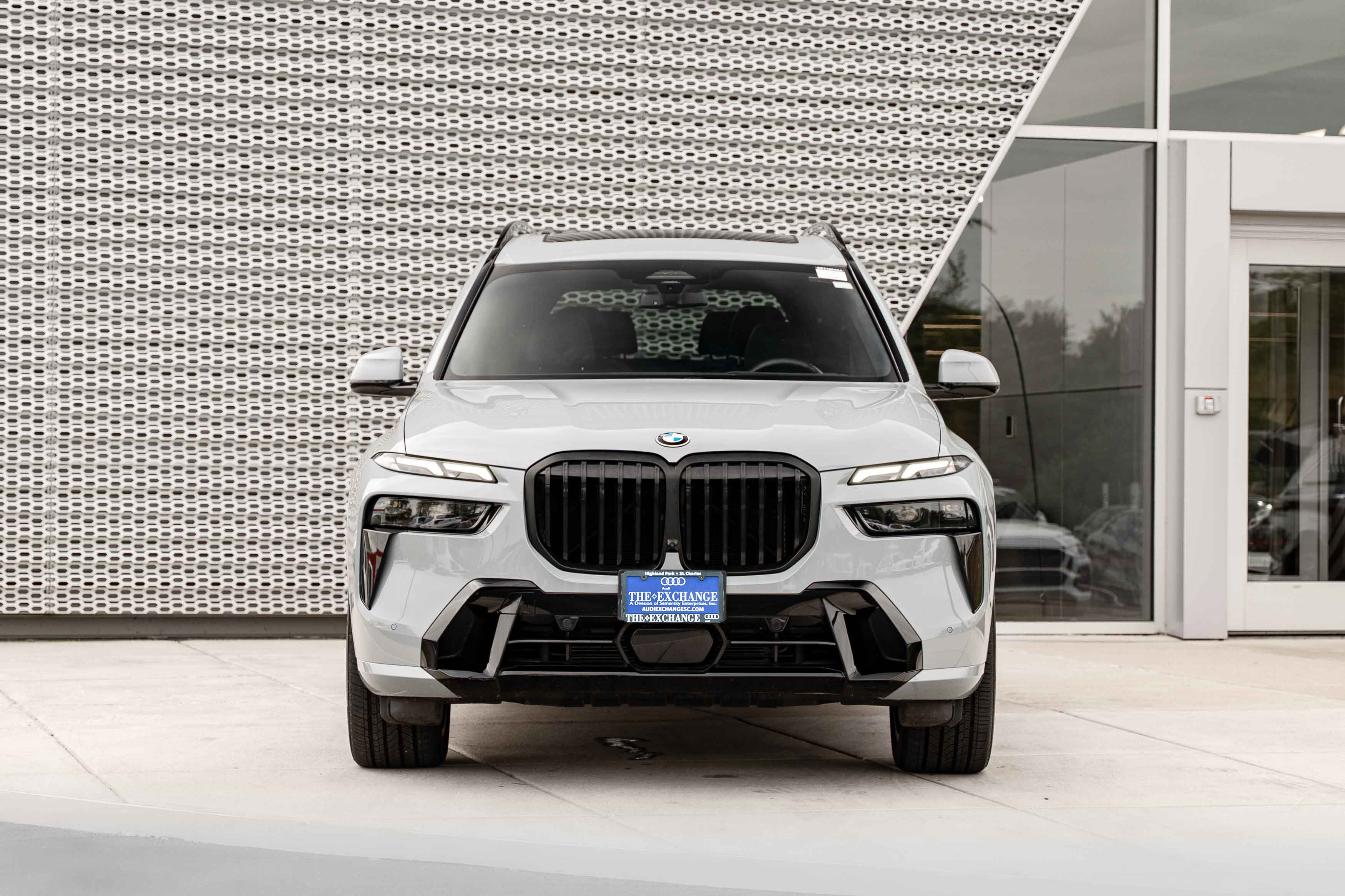 Used 2023 BMW X7 xDrive40i w/ M Sport Package AWD/4WD image 41