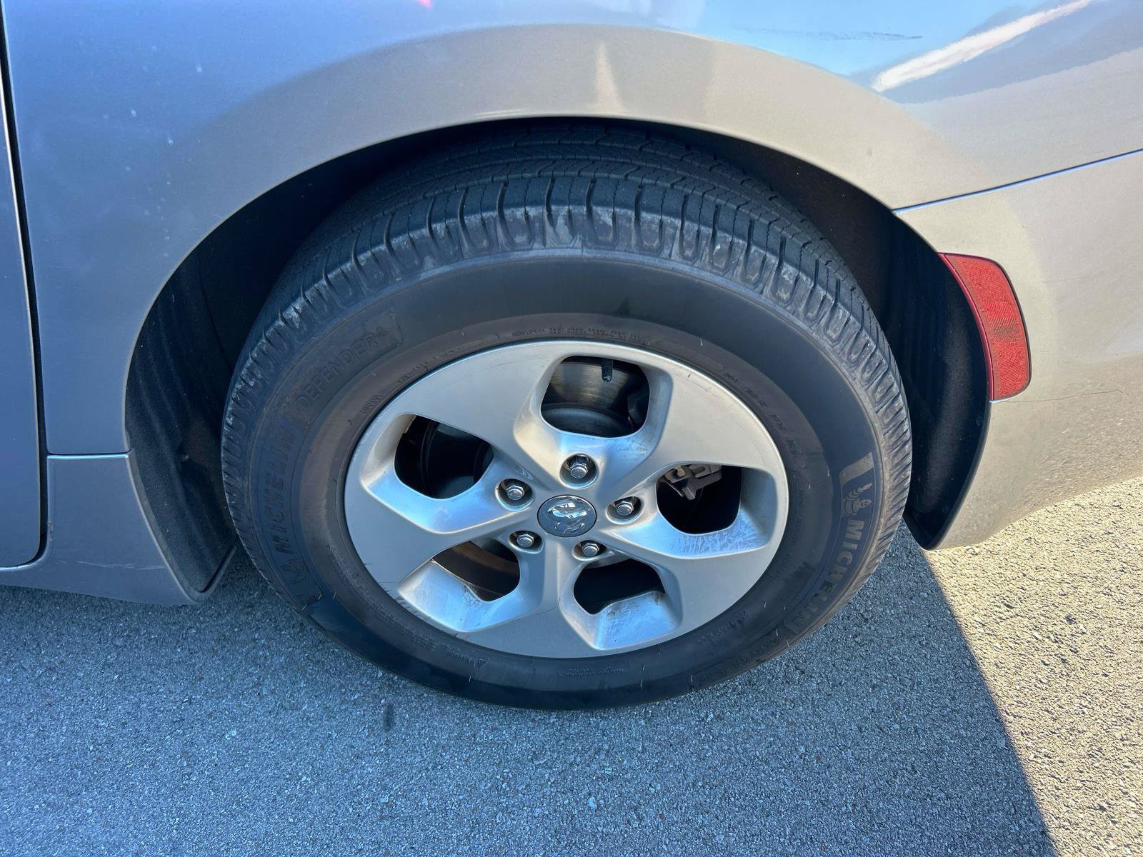Used 2017 Chrysler Pacifica Touring-L Plus FWD image 9