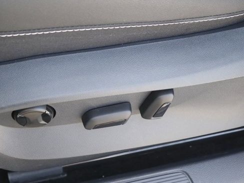 Used 2024 Volkswagen Taos SEL image 14