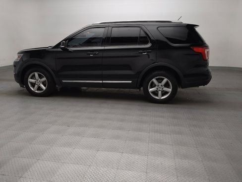 Used 2018 Ford Explorer XLT w/ Equipment Group 202A FWD image 3