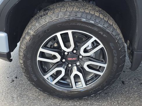 Used 2025 GMC Sierra 1500 AT4 w/ AT4 Premium Package AWD/4WD image 35