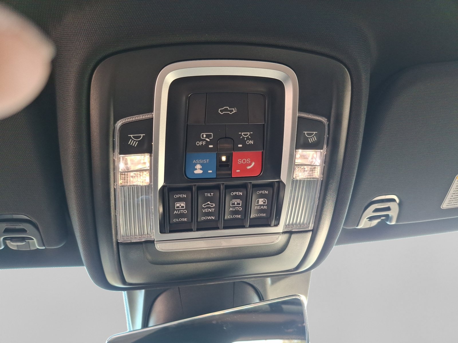Used 2024 RAM 1500 Limited AWD/4WD image 19