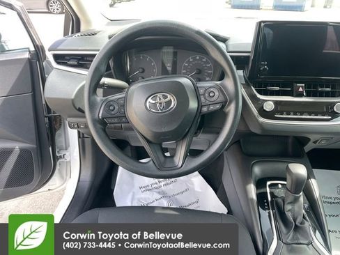 Used 2025 Toyota Corolla LE image 21