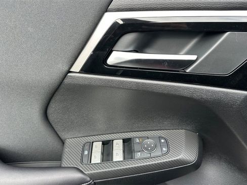 New 2025 Mitsubishi Outlander ES image 12