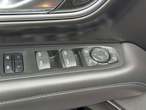 Used 2023 Chevrolet Tahoe Z71 w/ Z71 Off-Road Package image 11