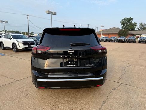 Certified 2025 Nissan Rogue Platinum w/ Tech Package FWD image 4
