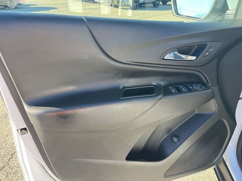 Used 2023 Chevrolet Equinox LT image 35
