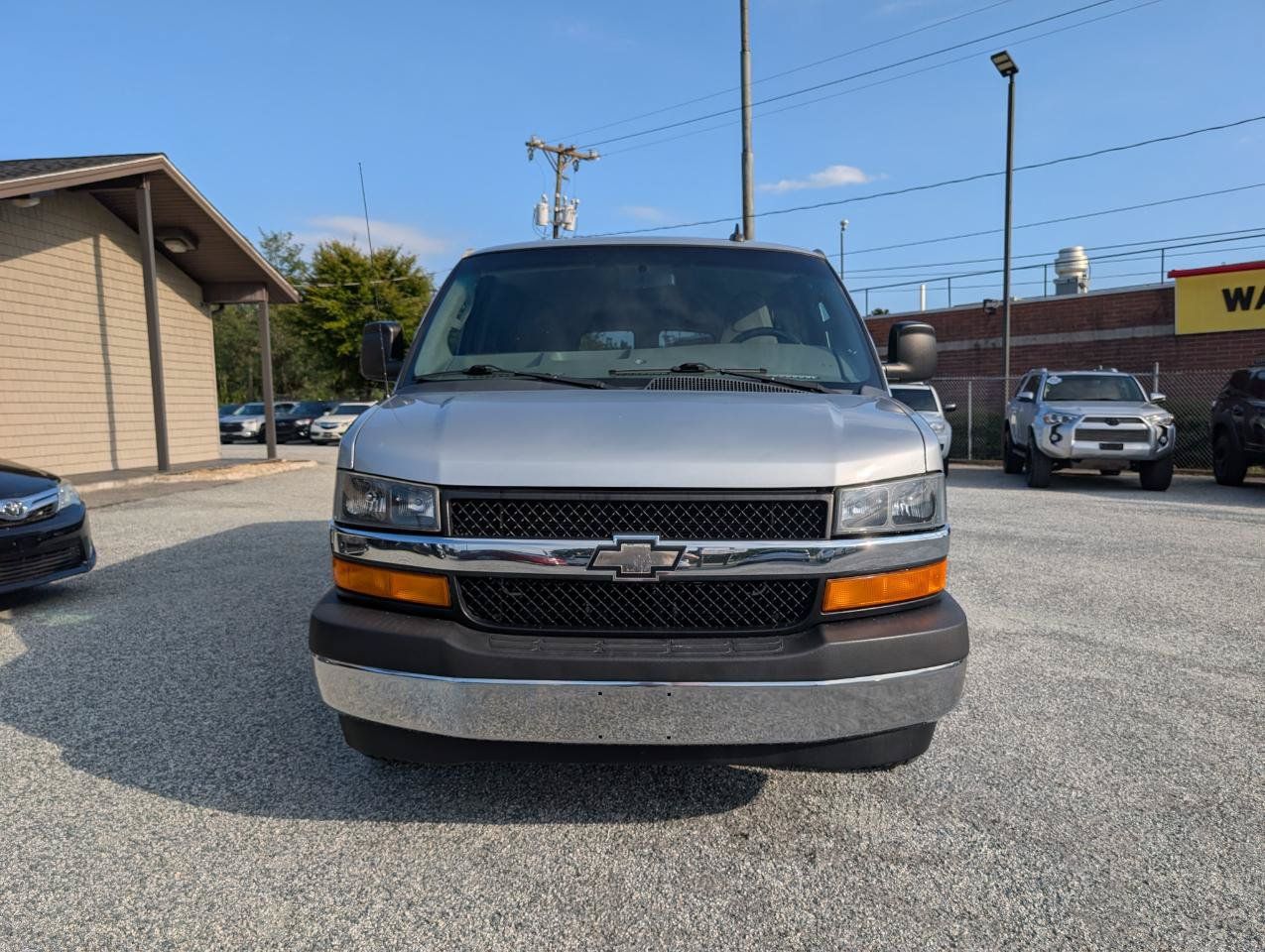 Used 2017 Chevrolet Express 3500 LT w/ LT Preferred Equipment Group RWD image 2