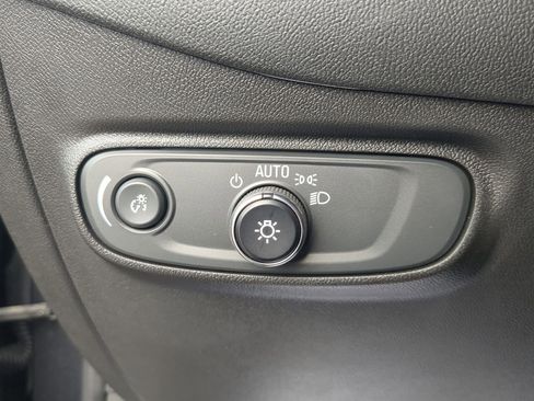 Used 2022 Chevrolet Equinox LT image 18