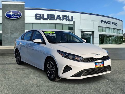 Used 2023 Kia Forte LXS image 1